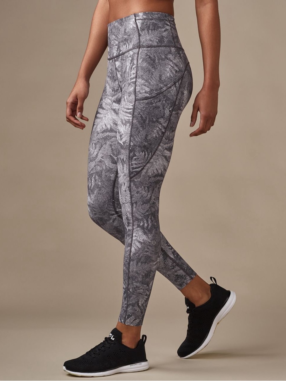 Lululemon Fast & Free 7/8 Tight Leggings
Kindred Spirit Alpine White Multi